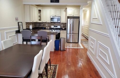 Queens Apartment | Comfortable Cribs Duplex luxury apartments