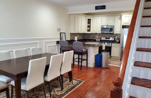 Queens Apartment | Comfortable Cribs Duplex luxury apartments