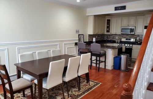 Queens Apartment | Comfortable Cribs Duplex luxury apartments