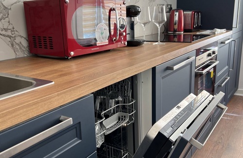 Westcliff-on-Sea Apartment | Comfortable double room in Westcliff-on-Sea