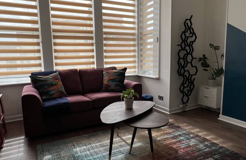 Westcliff-on-Sea Apartment | Comfortable double room in Westcliff-on-Sea