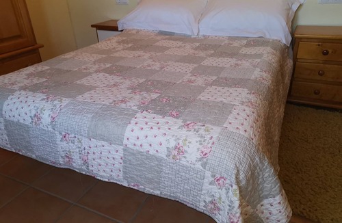 Orihuela House | Comfortable double room located in the countryside with outdoor pool.