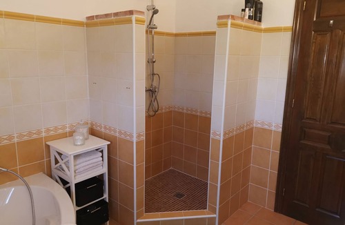 Orihuela House | Comfortable double room located in the countryside with outdoor pool.