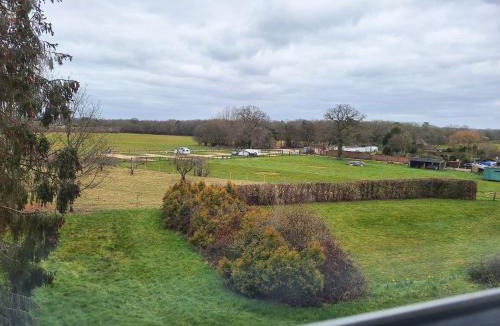 Cranleigh House | Comfortable Double Room with Bath