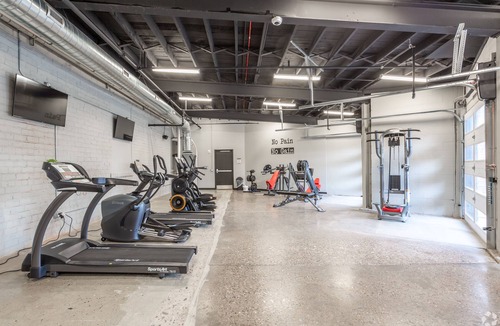 Davenport Apartment | Comfortable Downtown Studio