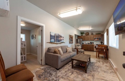 Valley House | Comfortable Duplex Unit - Beautiful Lake Views!
