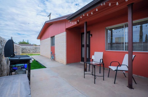 Biggs Field House | Comfortable Eastside El Paso Home for Families, Nurses & Work Stays