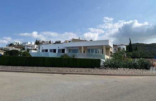 Rafol de Almunia House | Comfortable bungalow with pool in El Ráfol d'Almúnia - sea views and mountain panorama