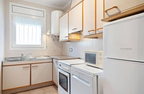 Sant Pere Pescador Villa | Comfortable house with a pool very close to the beach.