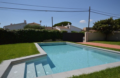 Bon Relax House | Comfortable House with Private Pool and Garden in Sant Pere Pescador