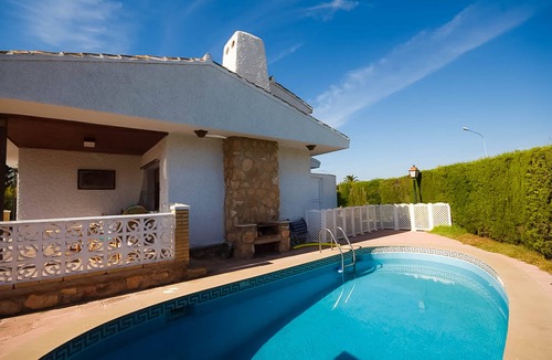 Dehesa de Campoamor Villa | Comfortable family-friendly villa. Own garden and pool. WiFi.