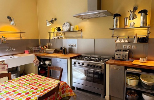 Marchenoir Cottage | Comfortable family castle with pets allowed