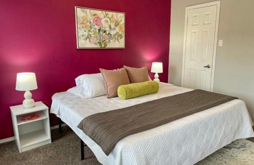 South Side House | Comfortable Family Stay with Pool Near Beach