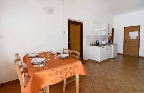 Valica Apartment | Comfortable flat in Valica with large garden