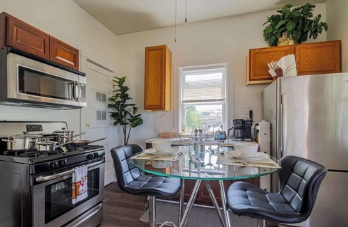 Forest Park Apartment | Comfortable Forest Park One-Bedroom Apartment