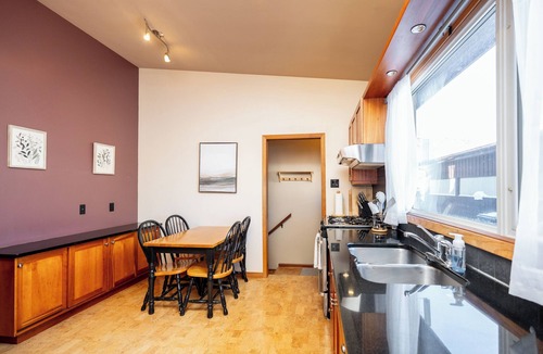 Fort Gary House | Comfortable Fort Garry Home | 3 Bed | 2 Bath |