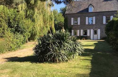 Blainville-sur-Mer House | COMFORTABLE HOUSE CLOSE TO ALL AMENITIES