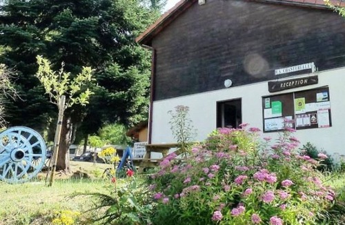 Champagnac-le-Vieux House | Comfortable mobile home 4 people, separate rooms, garden furniture and barbecue