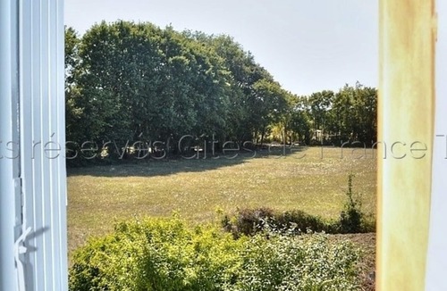 Channay-sur-Lathan Cottage | Comfortable cottage with large private garden and WIFI