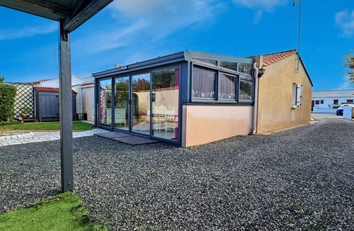 LʼAiguillon-sur-Mer House | Comfortable house with veranda and garden, 4 pax, pets on request