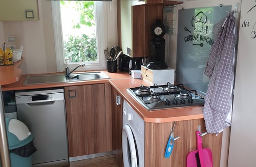 La Roque-d'Antheron House | Comfortable 3 bedroom mobile home in Provence - Pool and private lake