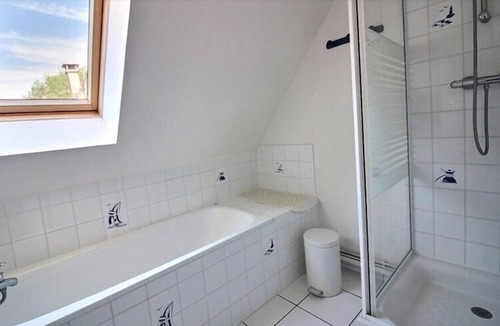 Hardelot-Plage Villa | Comfortable detached villa 900m from the beach.