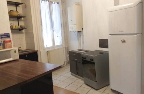 Neuville-sur-Saone Apartment | Comfortable 5-room apartment