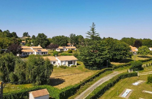 Prailles House | Comfortable Mobile Home - Private Terrace for 5 Guests