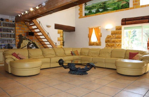 Serignan-du-Comtat Other | Comfortable farmhouse with private pool and festive bar for 14 people