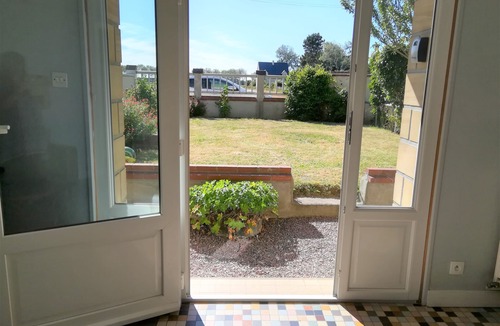 Coeur de Nacre Apartment | Comfortable apartment in villa with garden 350 m from beach and shops