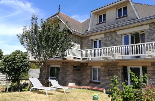 Coeur de Nacre Apartment | Comfortable apartment in villa with garden 350 m from beach and shops