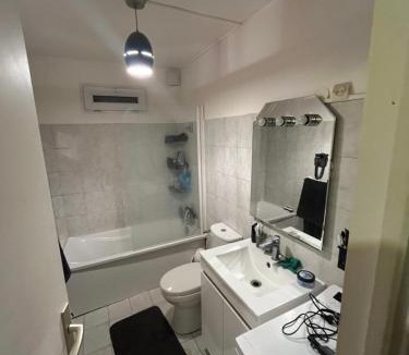 La Varenne Saint-Hilaire House | Comfortable Guest Room