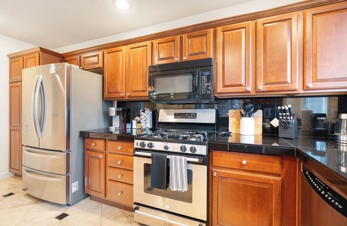 Orenco Station House | Comfortable, fully furnished Hillsboro home in a quiet neighborhood—perfect for business travelers, families, or extended stays. Enjoy a well-equipped kitchen, fast Wi-Fi, and easy access to Intel, Nike, shopping, and dining.