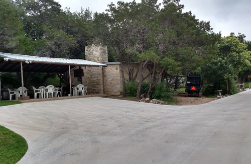 Clifton Cabin | Comfortable & Fun 'Lake House #1' Just Yards to Marina & Lake Access