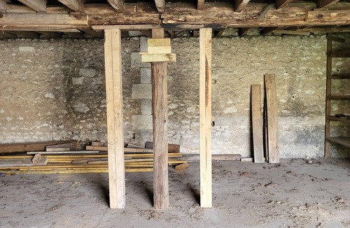 Yviers House | Comfortable guest rooms.