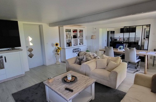 Yviers House | Comfortable guest rooms.