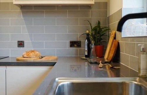 Doncaster Apartment | Comfortable house with parking