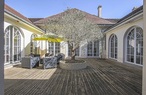 Sainte-Honorine-des-Pertes House | Comfortable holiday home with garden