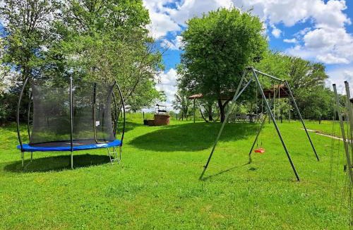 Vieure House | Comfortable holiday home with spacious garden