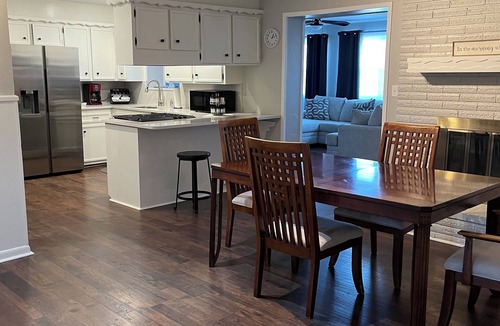 Broken Arrow House | Comfortable Home 3 Bedrooms Near the Rose District Fire Pit + Blackstone Grill