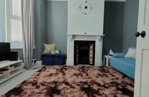 Gillingham House | Comfortable home away from home