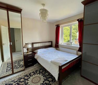 Wooburn Moor House | Comfortable. home from home