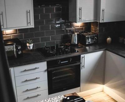 Farnworth House | Comfortable Home In Bolton