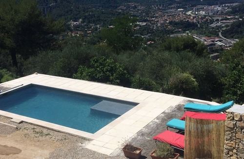 Drap House | Comfortable Home in Drap with swimming pool, 15 km from Nice
