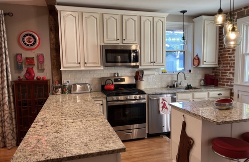 Lindenwood Park House | Comfortable home in lovely Lindenwood Park neighborhood with all the amenities.
