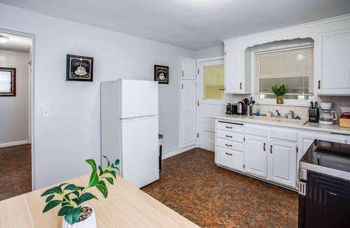 Gates-North Gates House | Comfortable Home In the Suburb close to Dwtn and Airpo