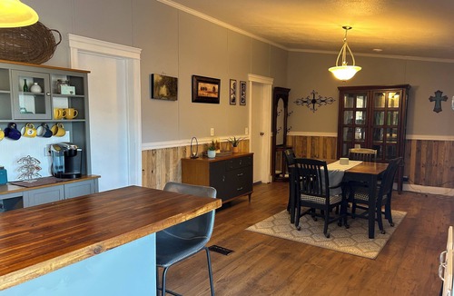 Ruth House | Comfortable home in the country near McComb, MS with high speed internet, pool