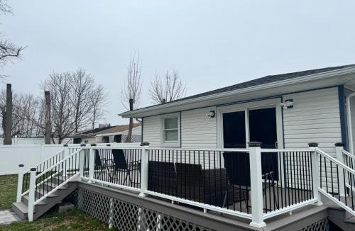 Central Islip House | Comfortable Home Near Everything
