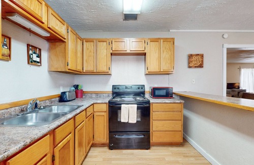 Ingleside House | Comfortable home with spacious living room, kitchen & dining area