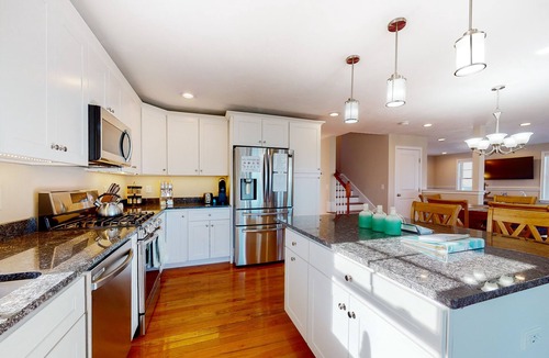 Plymouth House | Comfortable home with rooftop deck, beach & water views, W/D, & central AC